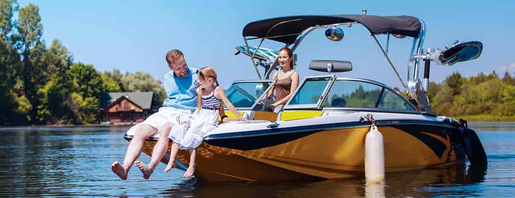 Savvy Tips for Buying a Used Boat header image